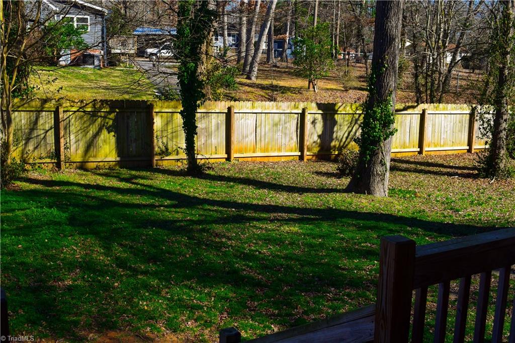 402 Oakview Road