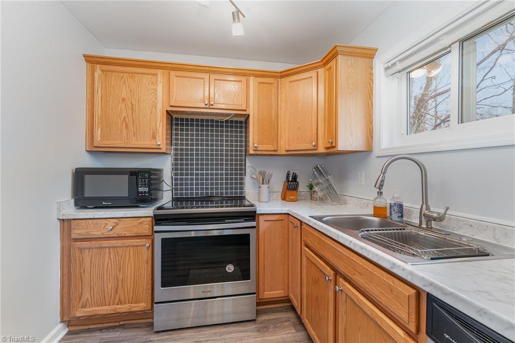 3624 Lakeshore Drive