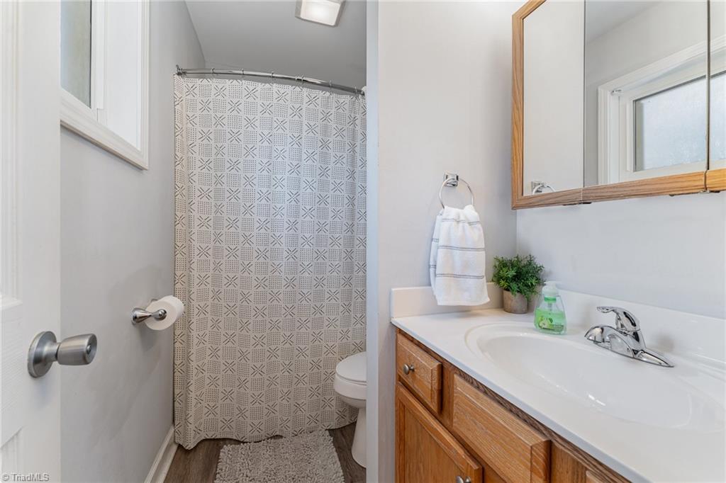 3624 Lakeshore Drive