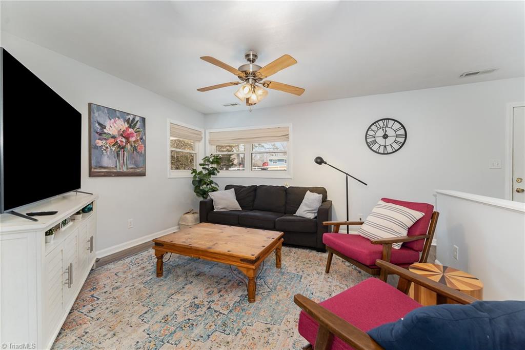 3624 Lakeshore Drive