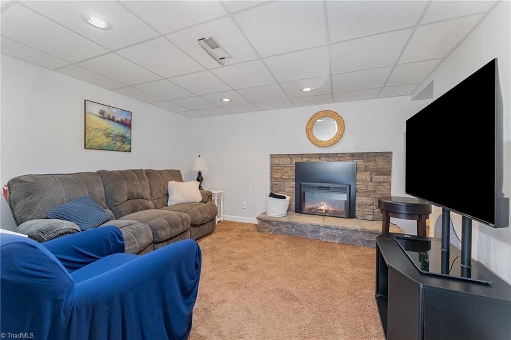 3624 Lakeshore Drive