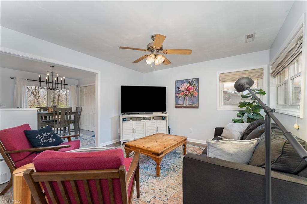 3624 Lakeshore Drive