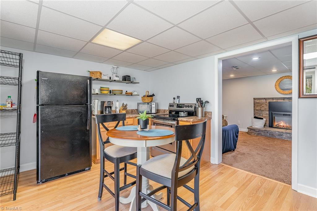 3624 Lakeshore Drive