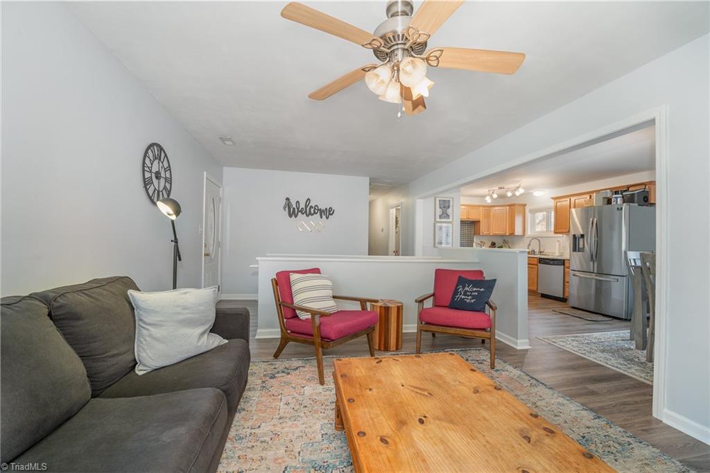 3624 Lakeshore Drive