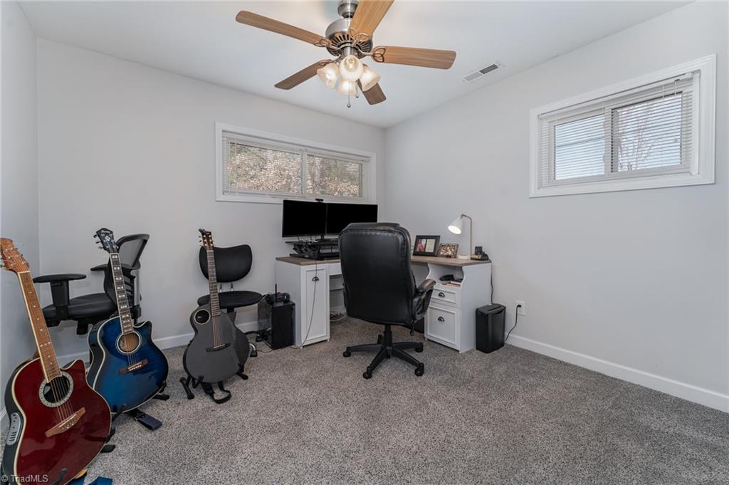 3624 Lakeshore Drive