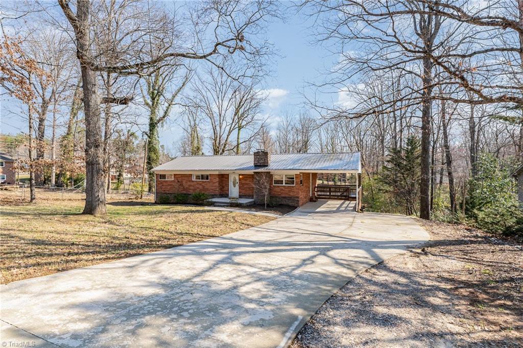 3624 Lakeshore Drive