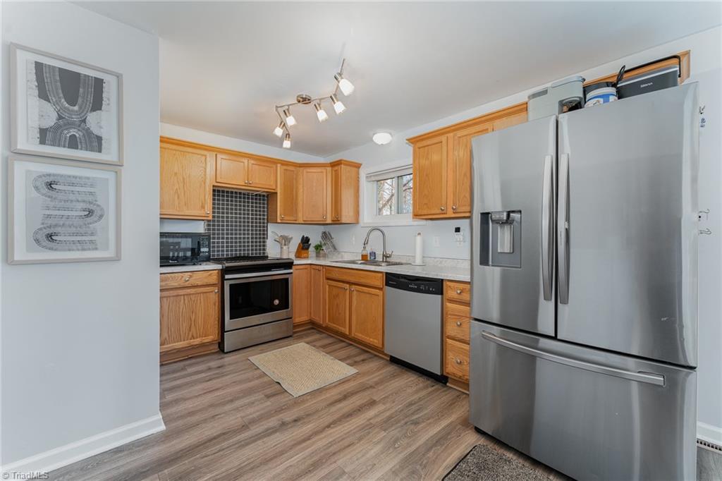 3624 Lakeshore Drive