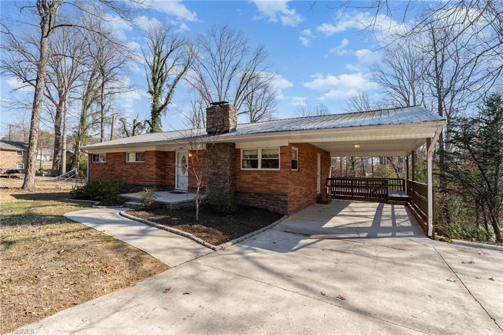 3624 Lakeshore Drive