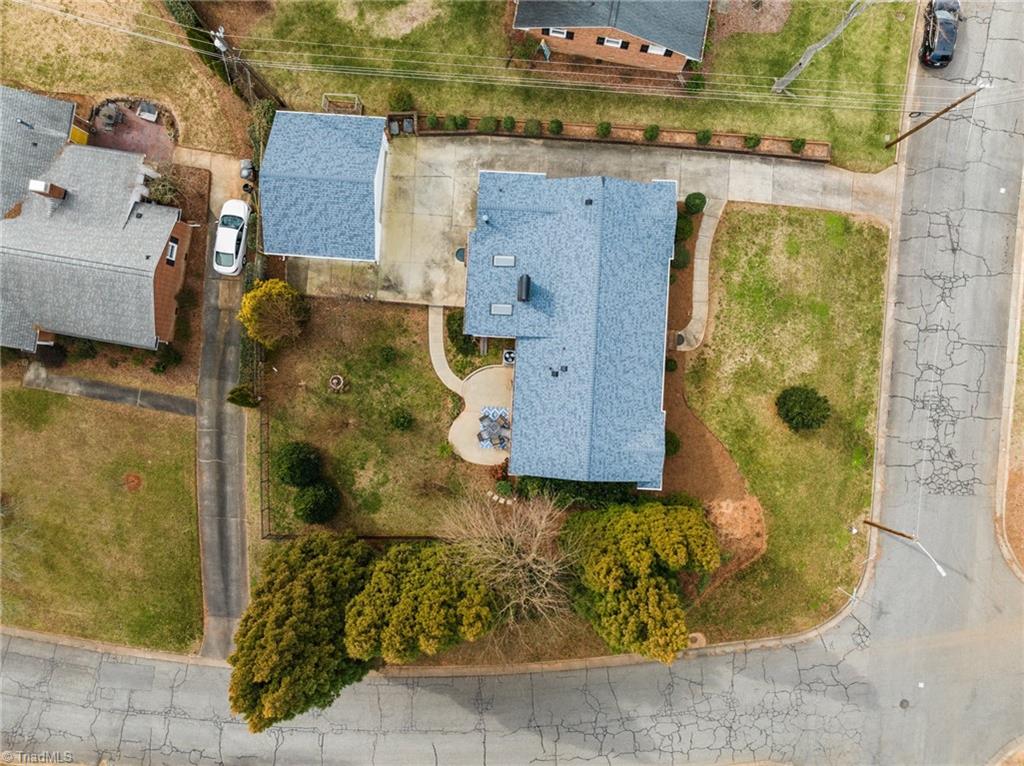 2801 Northampton Drive