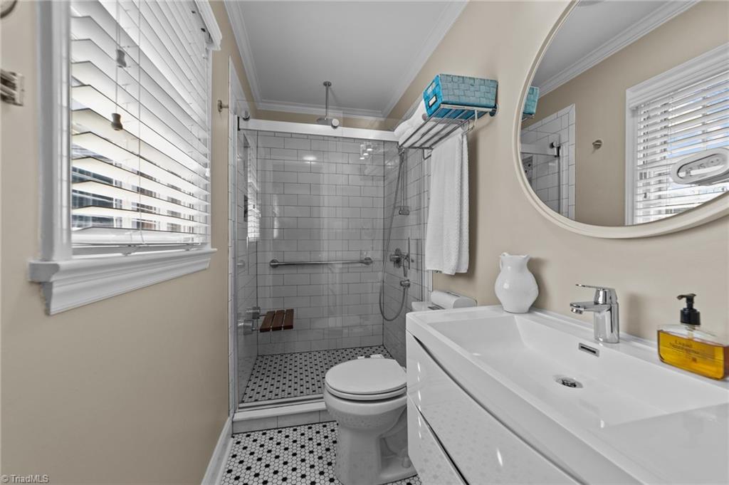 2801 Northampton Drive