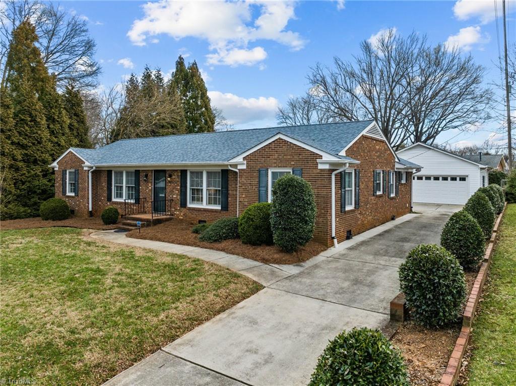 2801 Northampton Drive
