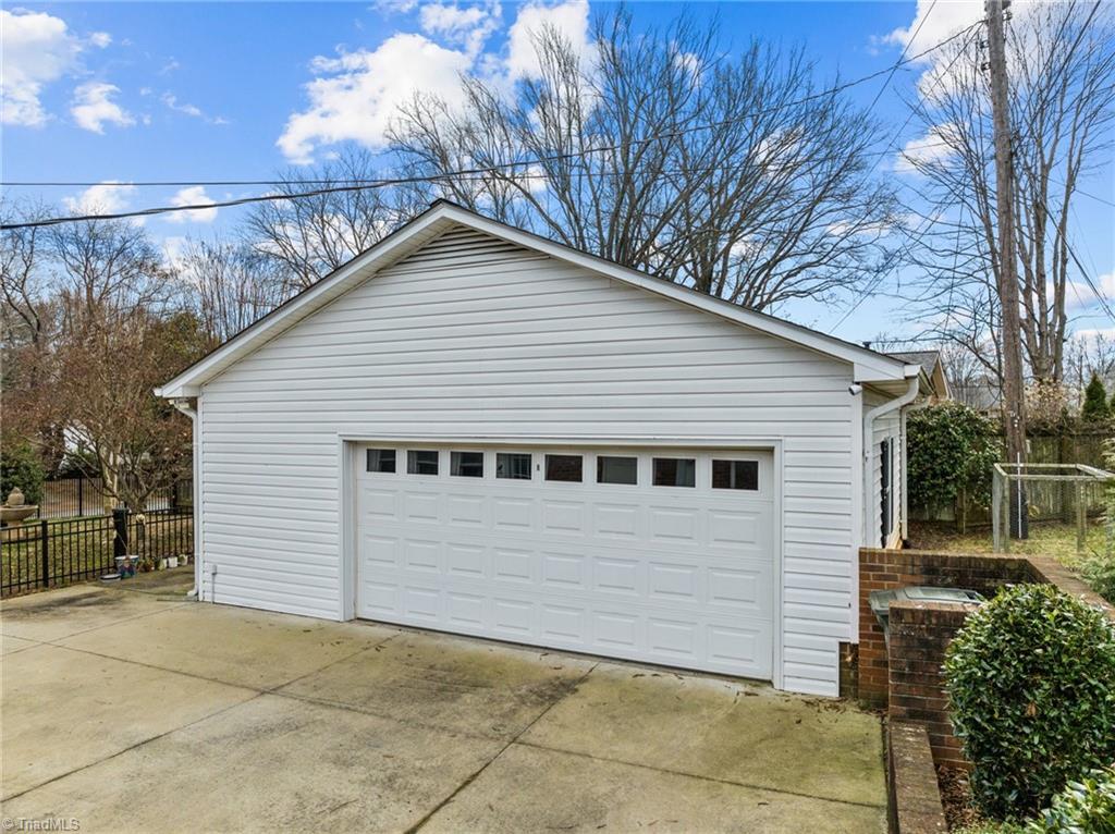 2801 Northampton Drive