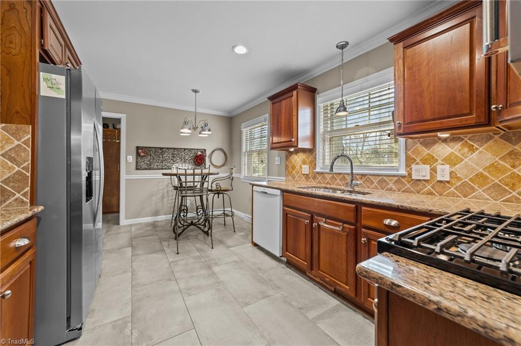 2801 Northampton Drive