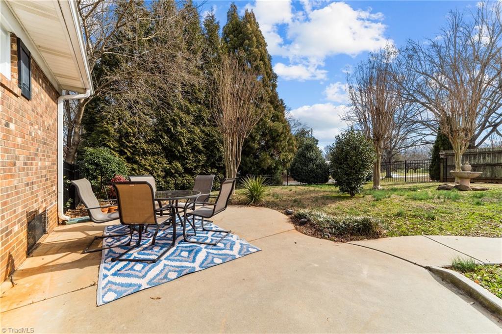 2801 Northampton Drive