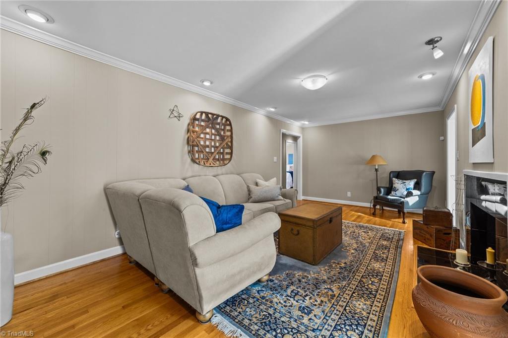 2801 Northampton Drive