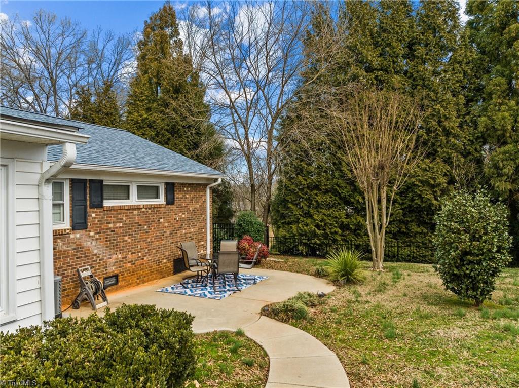 2801 Northampton Drive