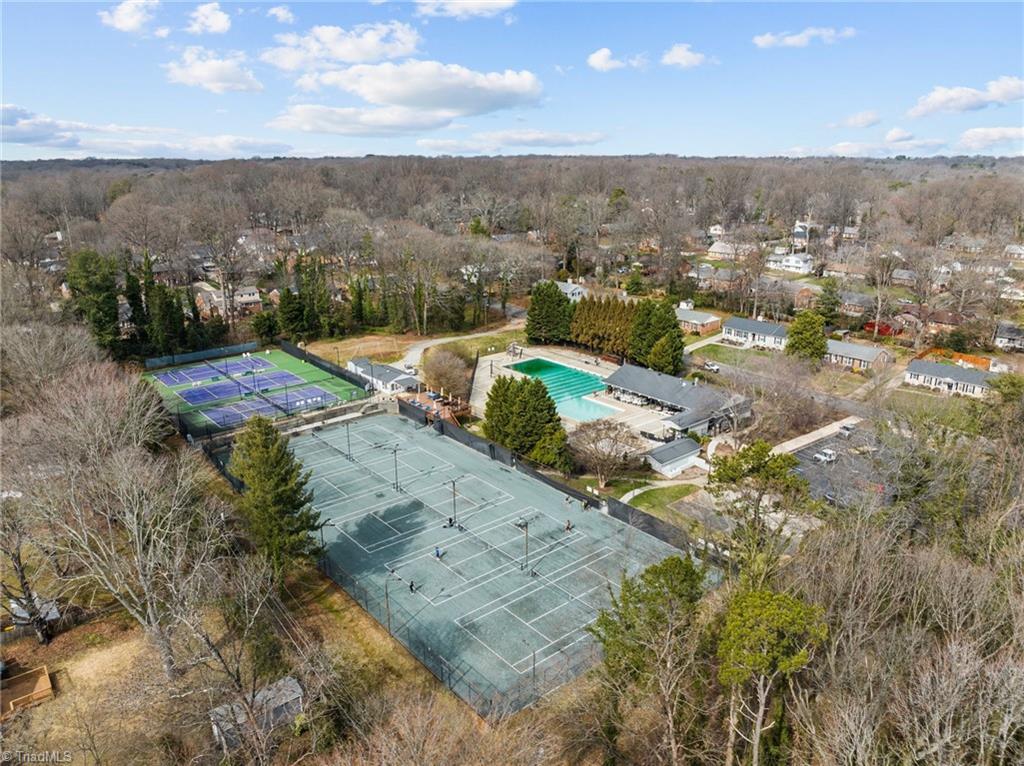 2801 Northampton Drive