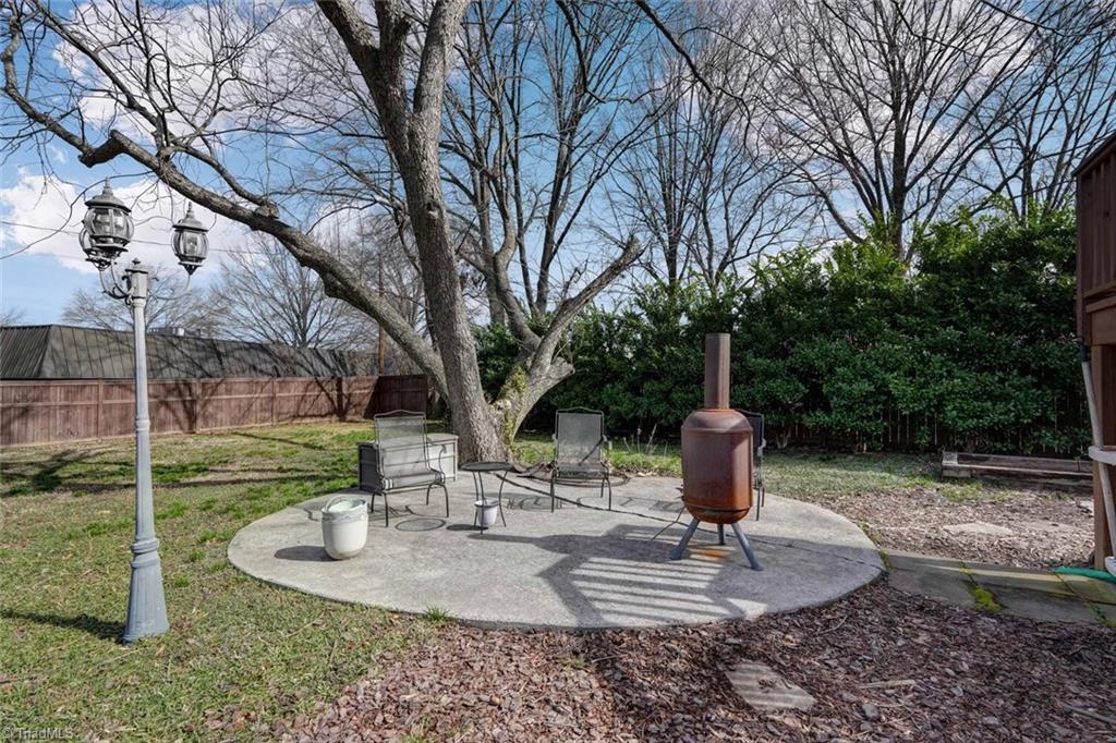 406 W Bessemer Avenue
