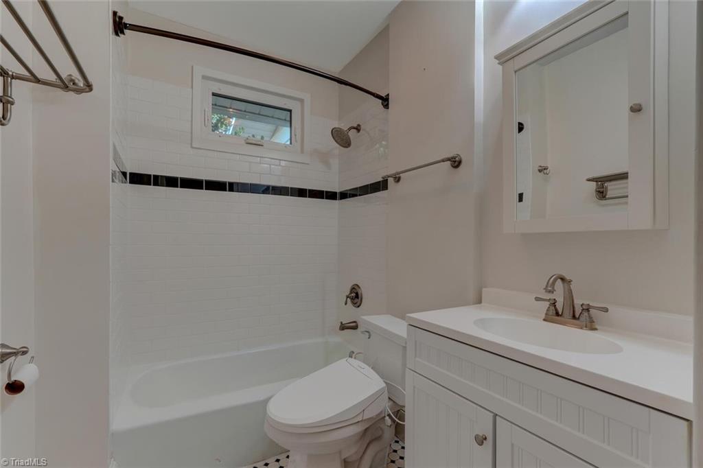406 W Bessemer Avenue