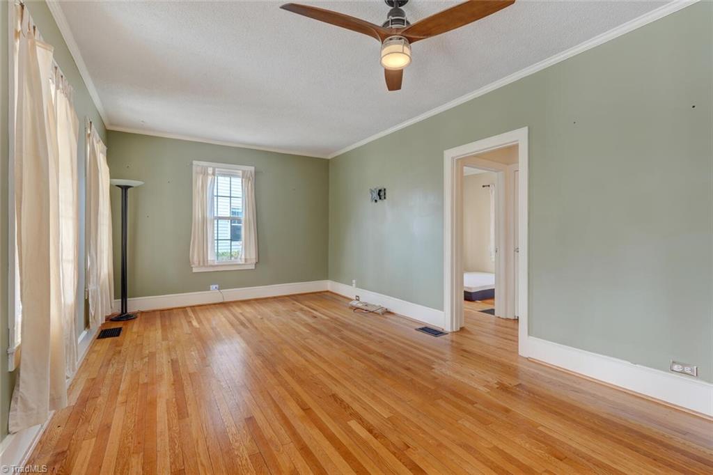 406 W Bessemer Avenue