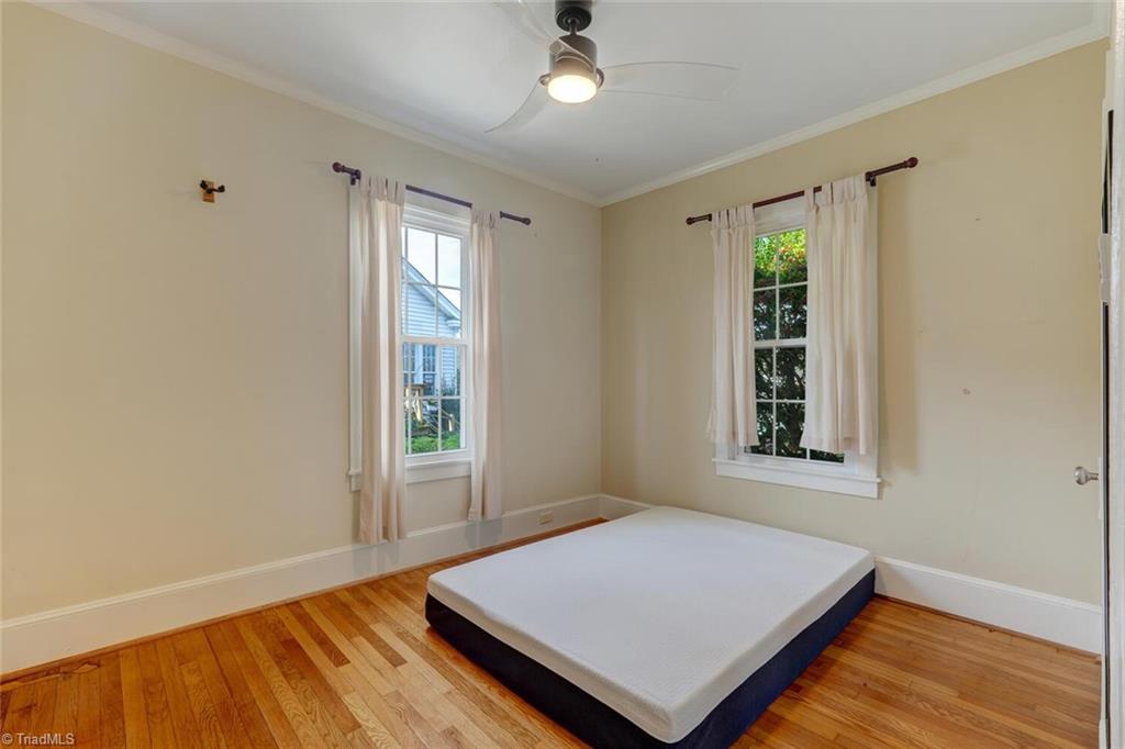 406 W Bessemer Avenue