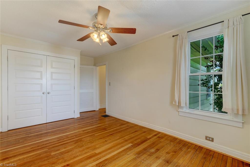 406 W Bessemer Avenue