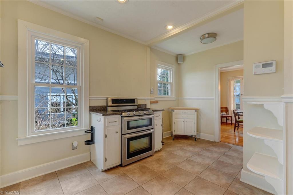 406 W Bessemer Avenue