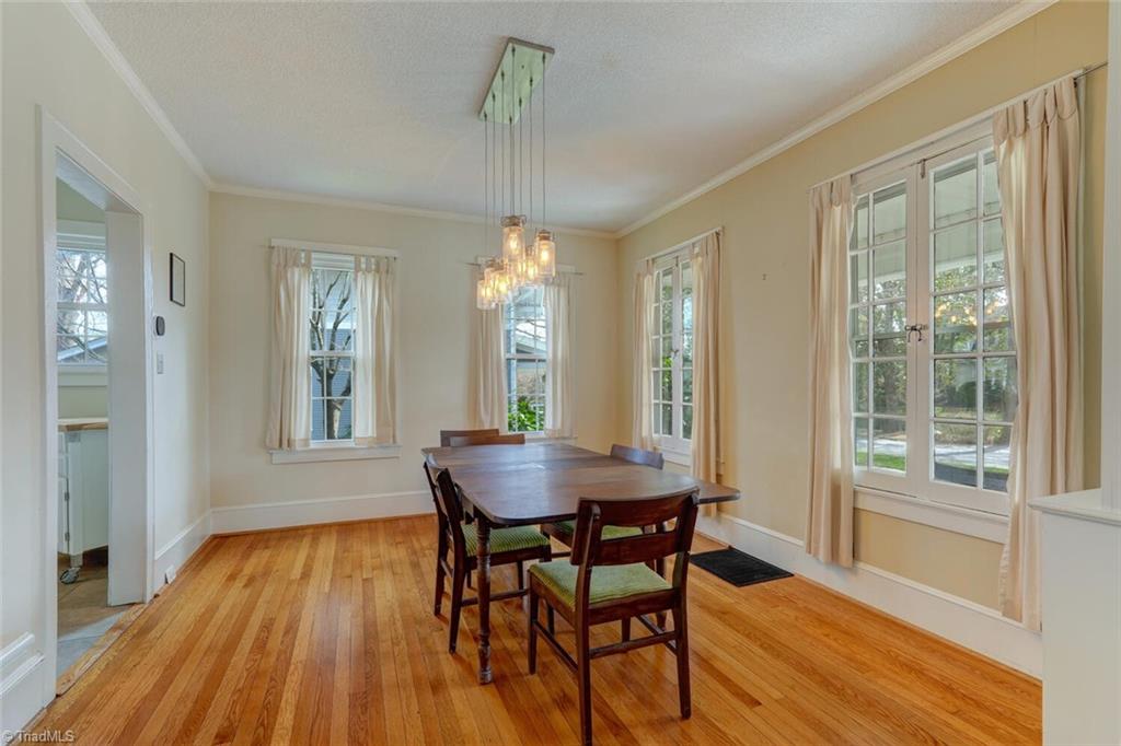 406 W Bessemer Avenue