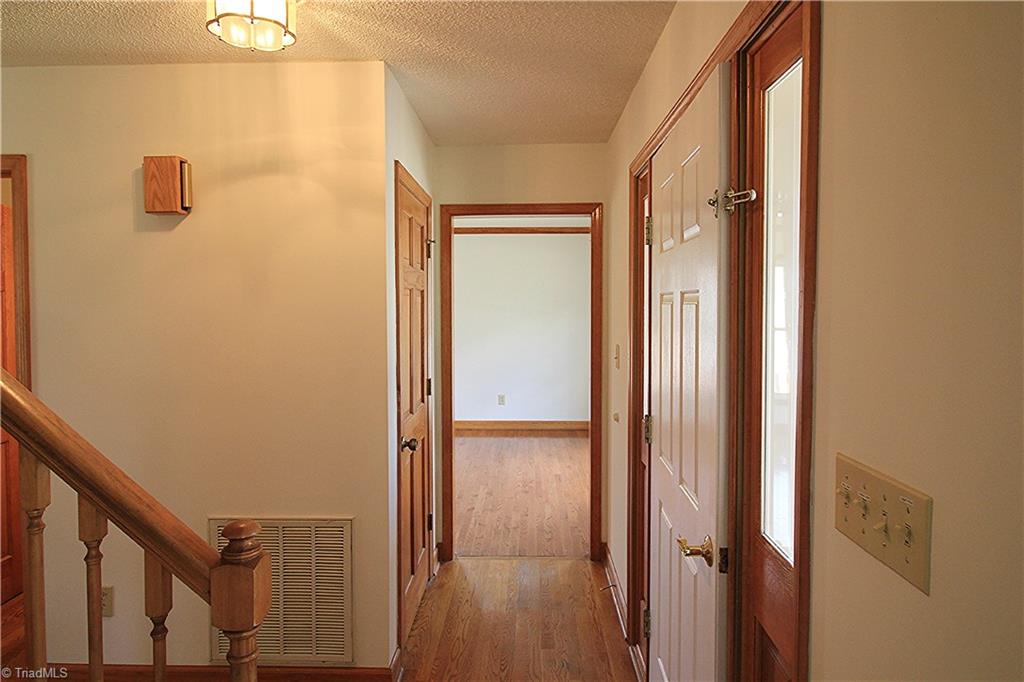 1940 Glenridge Drive