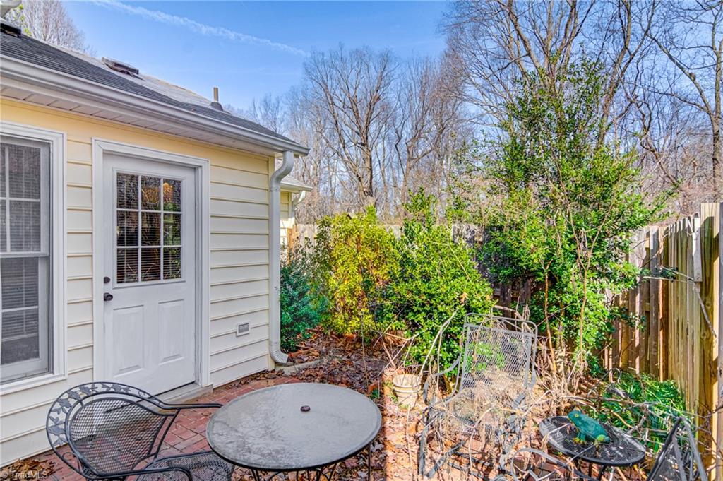 2520 Cottage Place