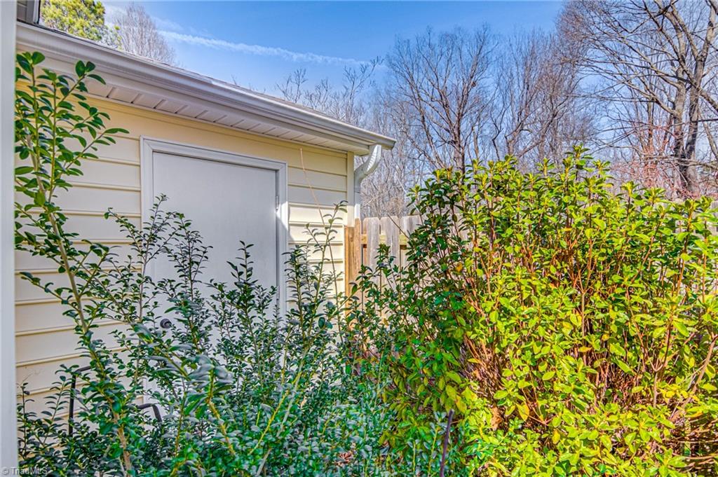 2520 Cottage Place