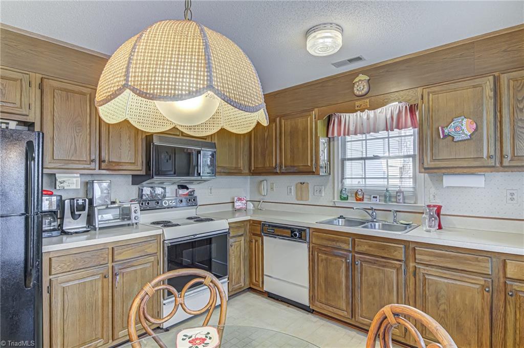 2520 Cottage Place
