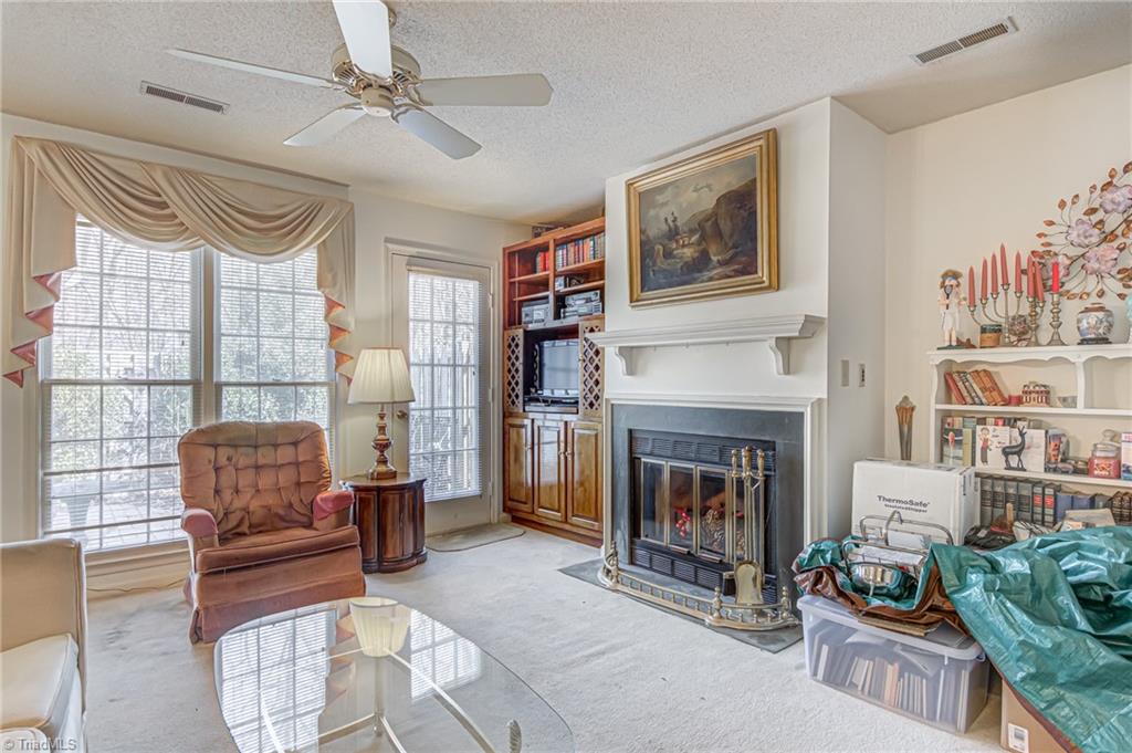 2520 Cottage Place