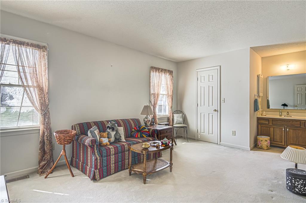 2520 Cottage Place