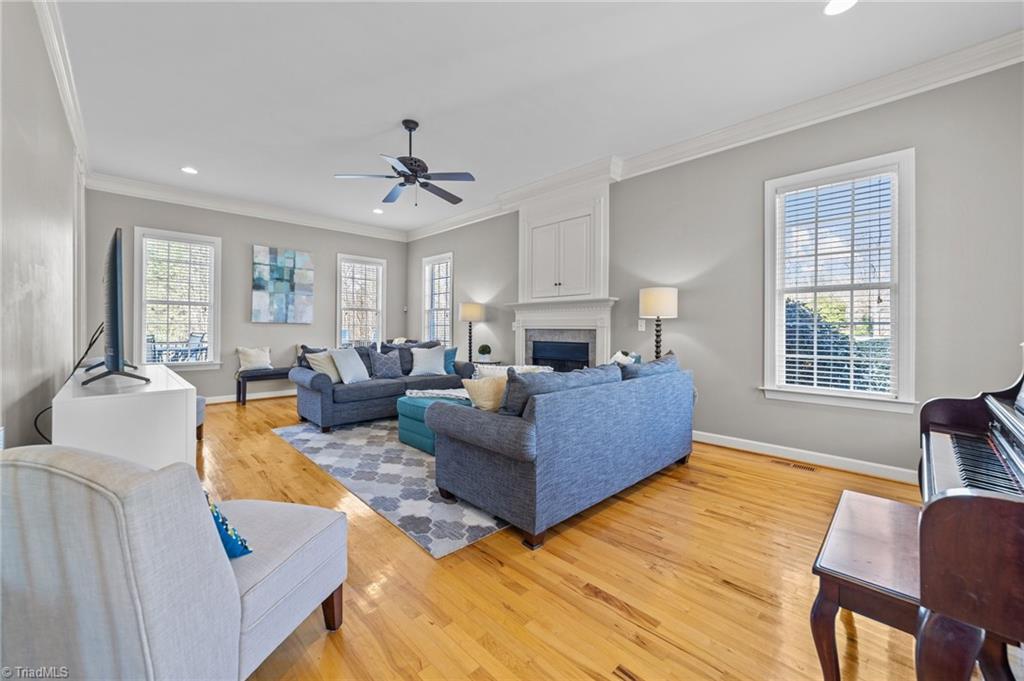 6107 Colwyn Court