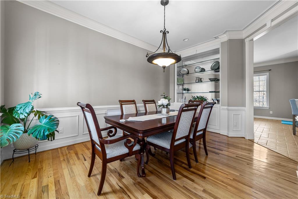 6107 Colwyn Court
