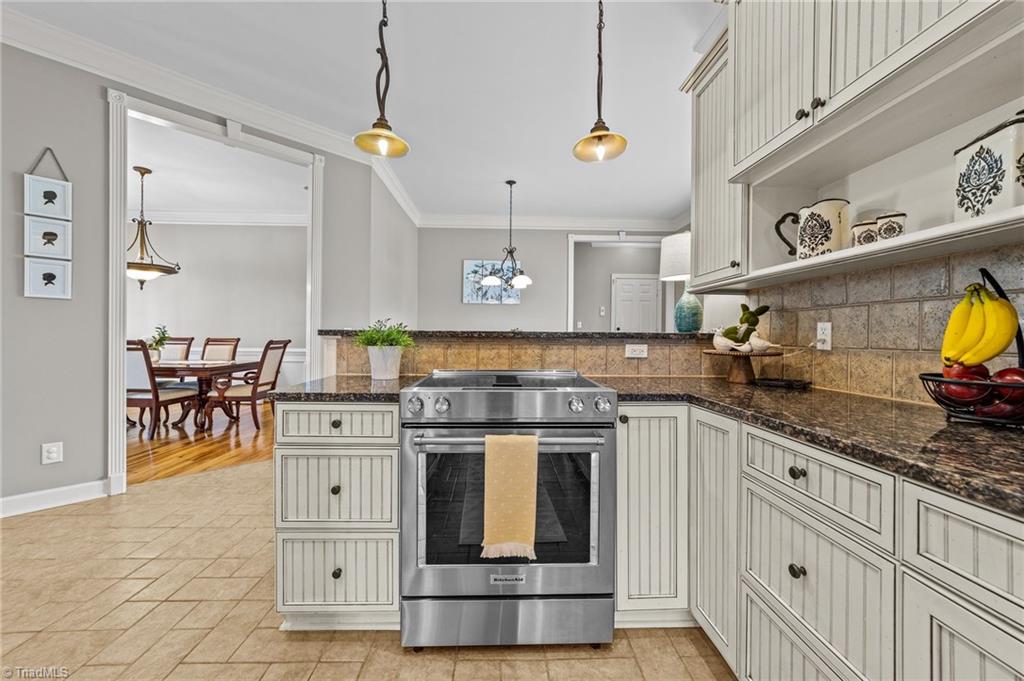 6107 Colwyn Court