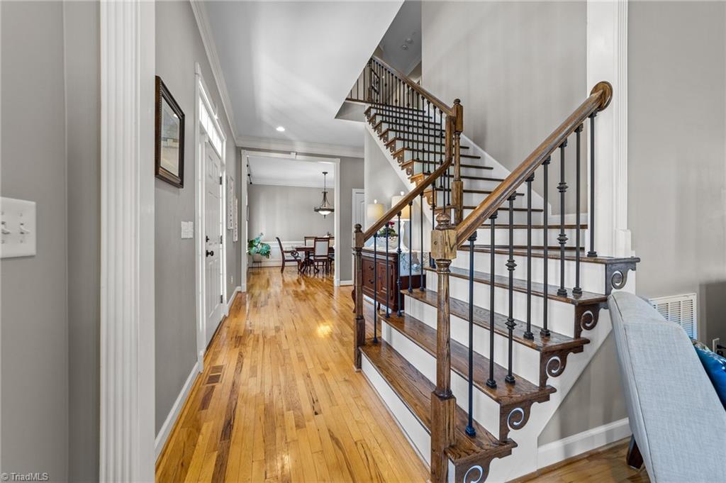 6107 Colwyn Court