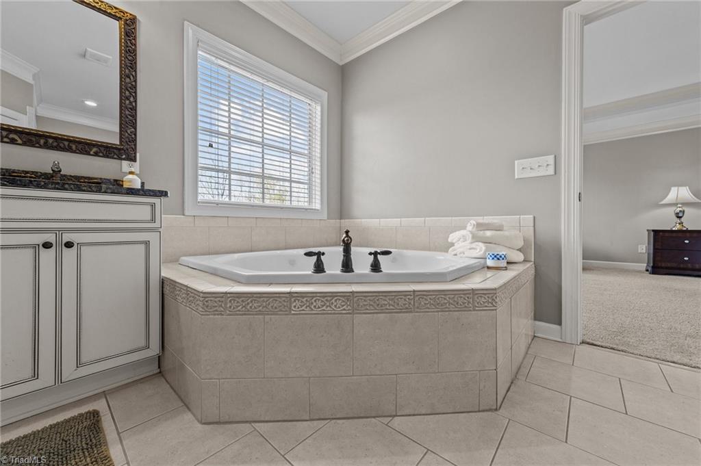 6107 Colwyn Court