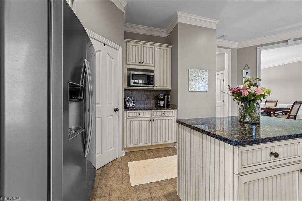 6107 Colwyn Court