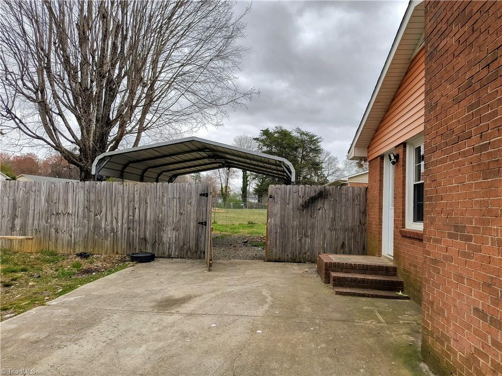 3831 Hartford Street