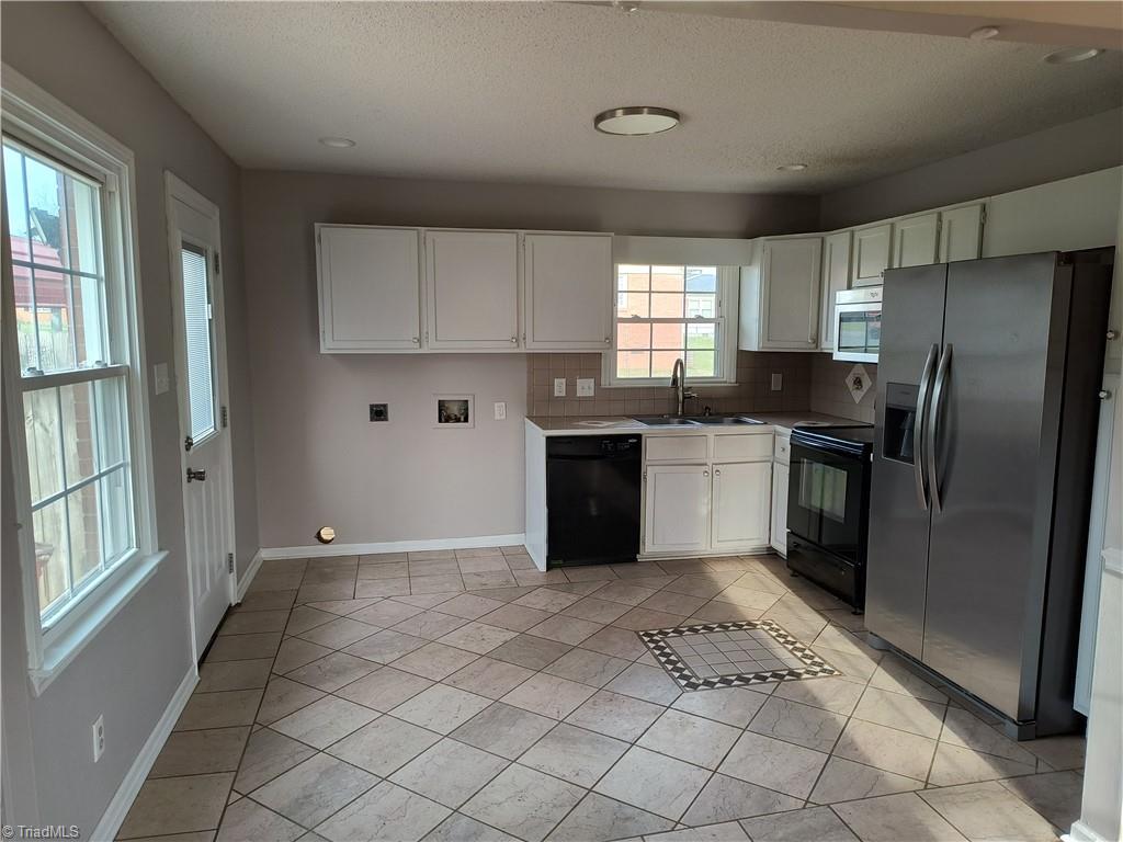 3831 Hartford Street