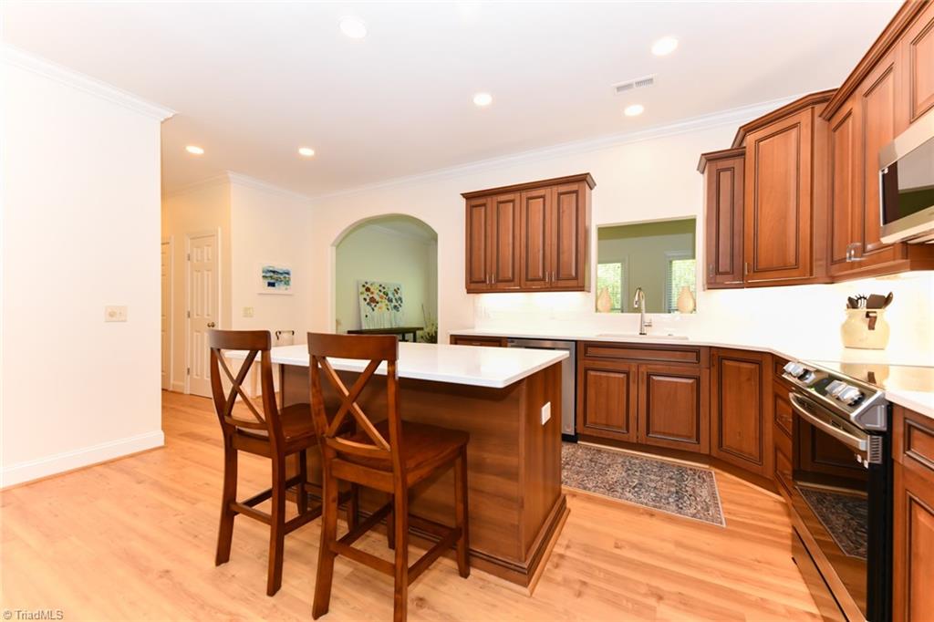 7 Annalisa Drive