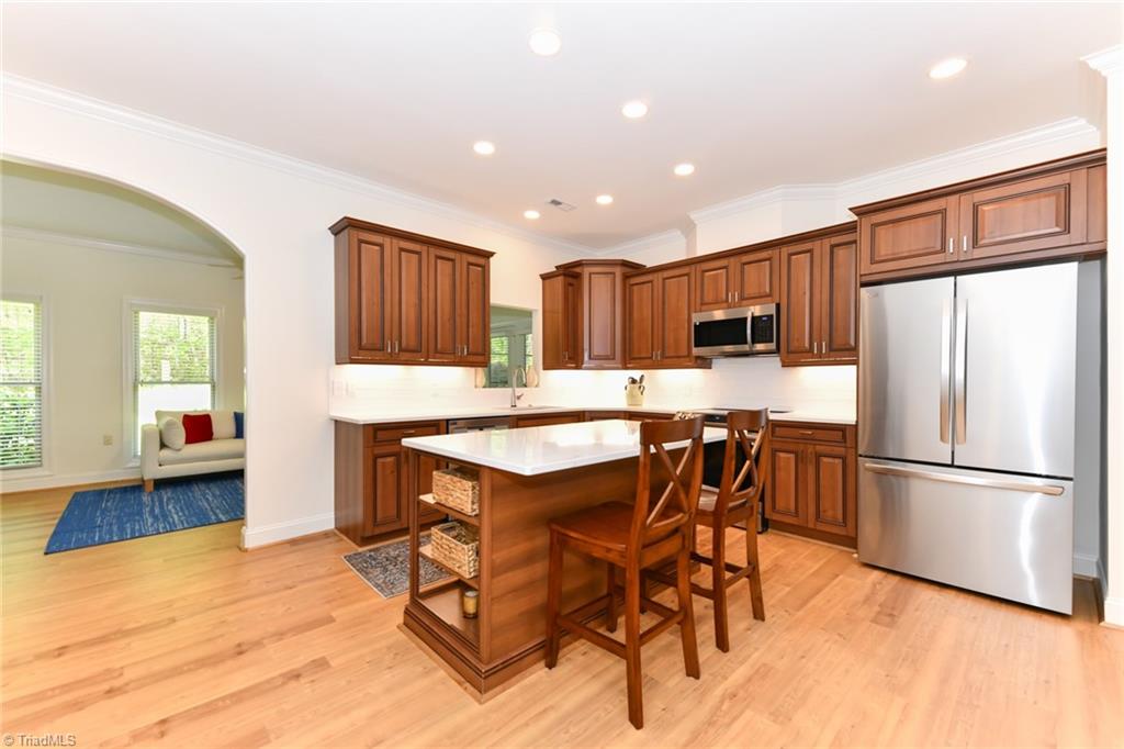 7 Annalisa Drive