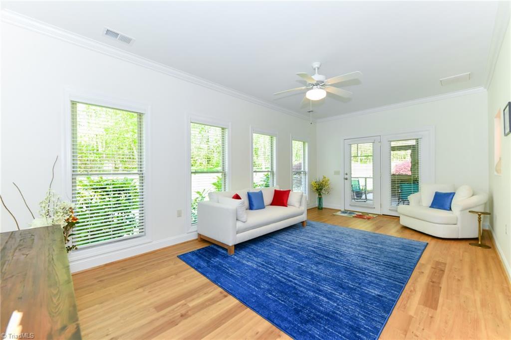 7 Annalisa Drive