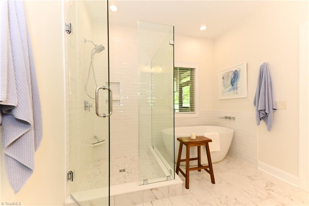 7 Annalisa Drive