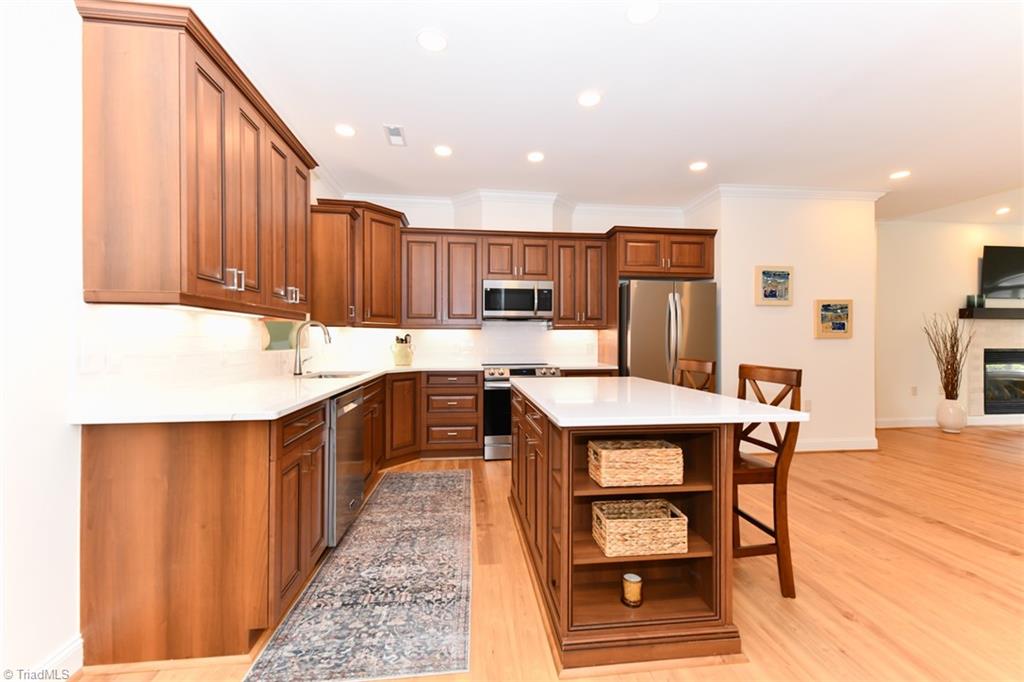 7 Annalisa Drive