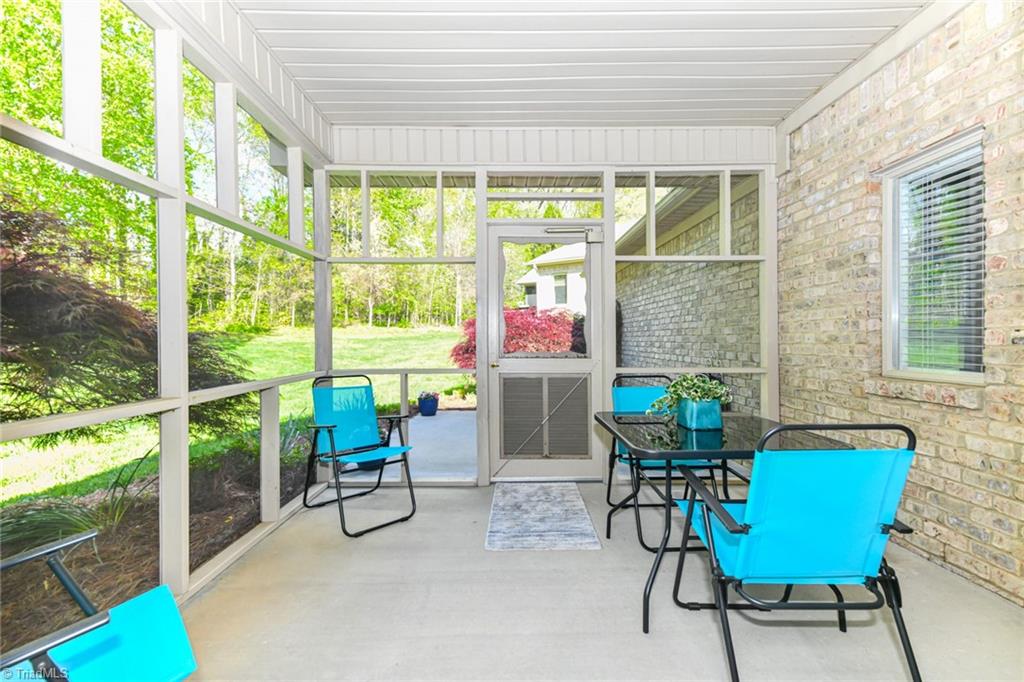 7 Annalisa Drive