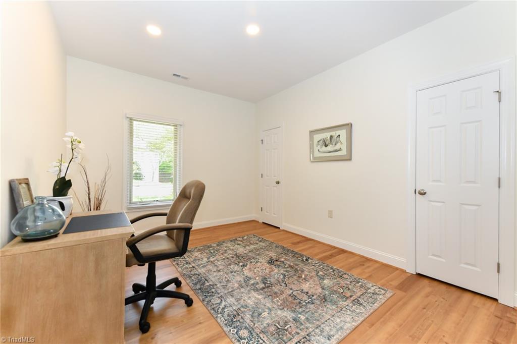 7 Annalisa Drive