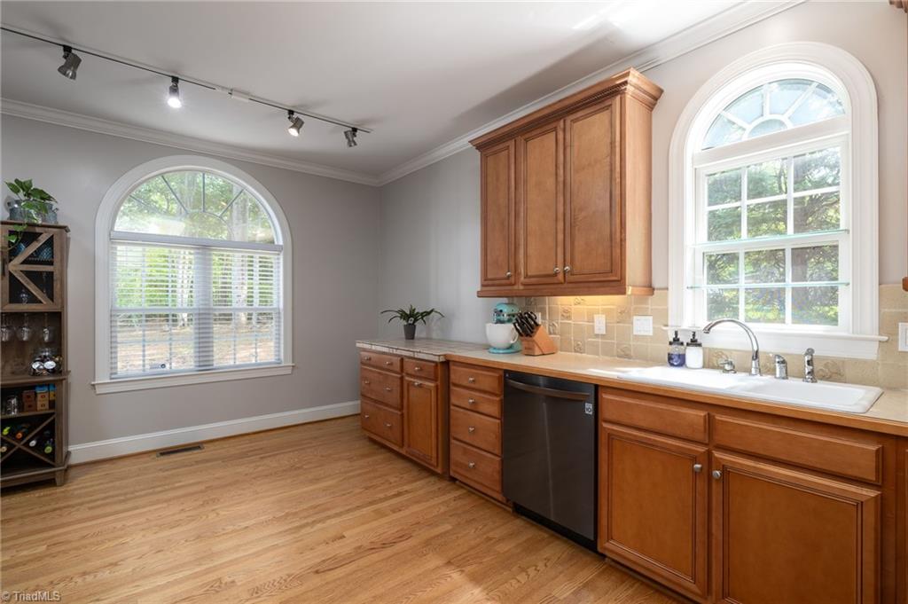 2551 King William Drive